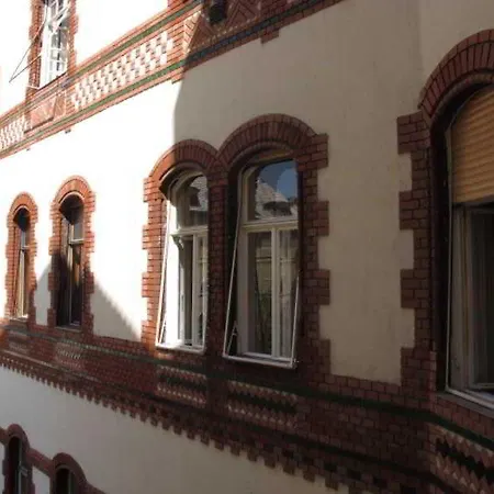 Jimi Hendrix Hotel 2*