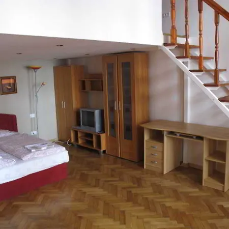 Jimi Hendrix Hotell 2*